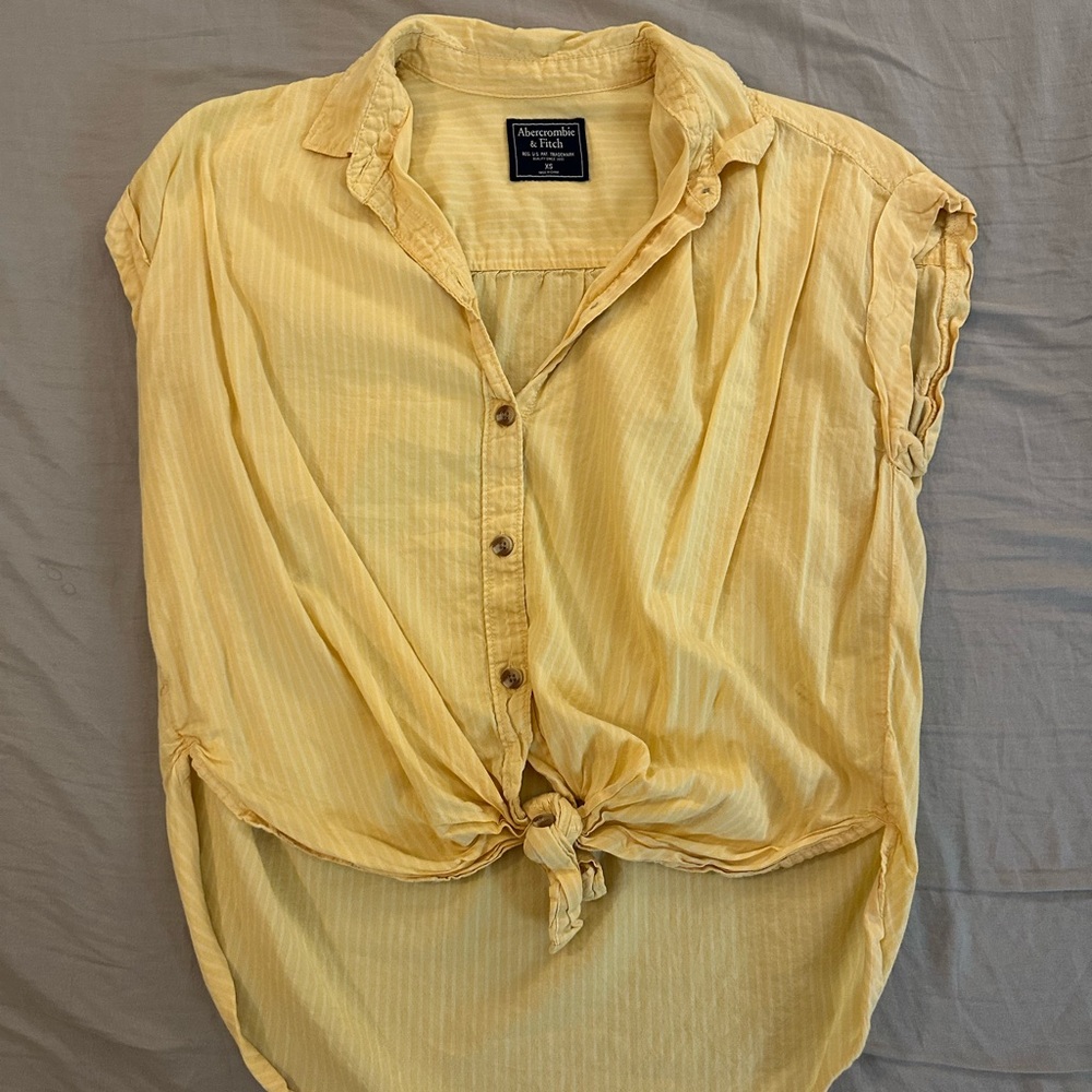 Abercrombie & Fitch Light Yellow Button Down Shirt